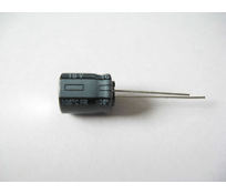 Condensador 16v 680µf electrolítico radial 13x10mm.